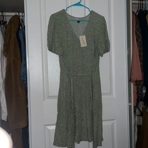 Universal Thread Green Puff Sleeve Midi Dress